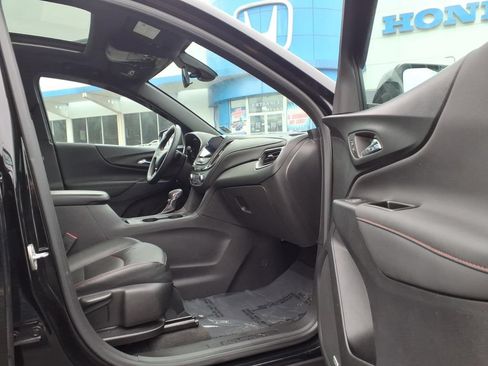 Used 2023 Chevrolet Equinox RS w/ RS Leather Package FWD image 11