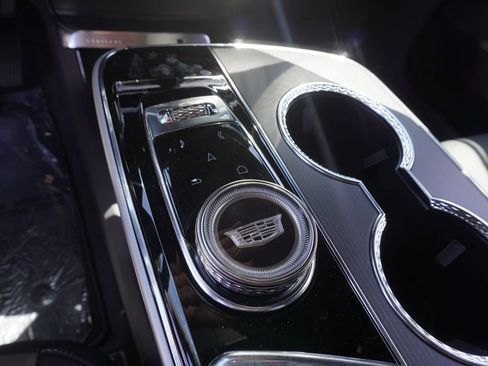 New 2025 Cadillac Lyriq Luxury image 18