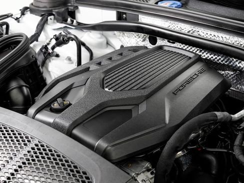 Certified 2026 Porsche Macan AWD/4WD image 29