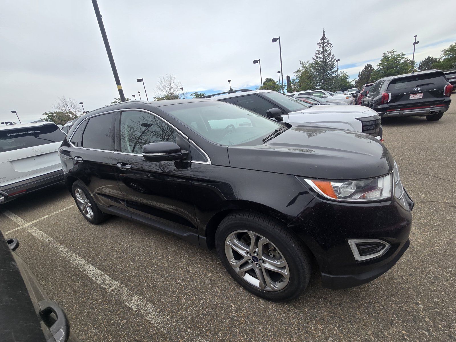 Used 2016 Ford Edge Titanium w/ Technology Package AWD/4WD image 18
