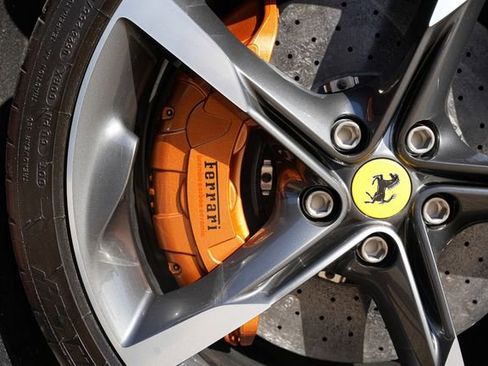 Used 2023 Ferrari SF90 Spider image 23