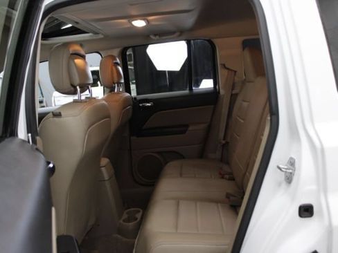 Used 2016 Jeep Patriot High Altitude FWD image 19