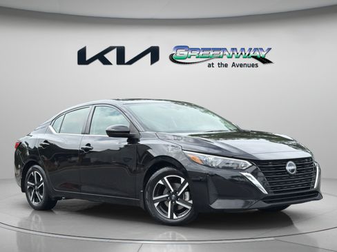 Used 2024 Nissan Sentra SV FWD image 1