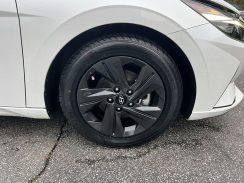 Used 2023 Hyundai Elantra SEL w/ Cargo Package image 34