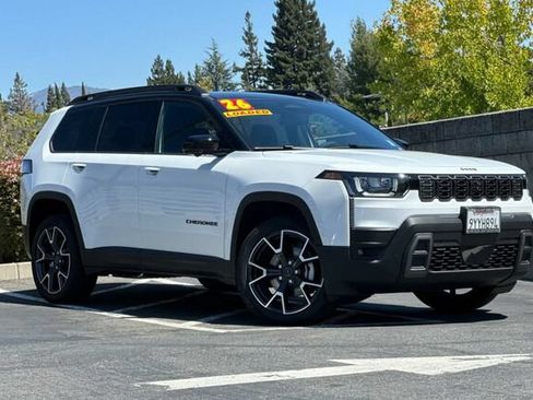 Used 2026 Jeep Cherokee Overland w/ Trailer Tow Group AWD/4WD image 2