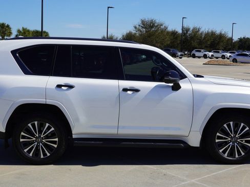 Used 2023 Lexus LX 600 4WD w/ Appearance Package image 4