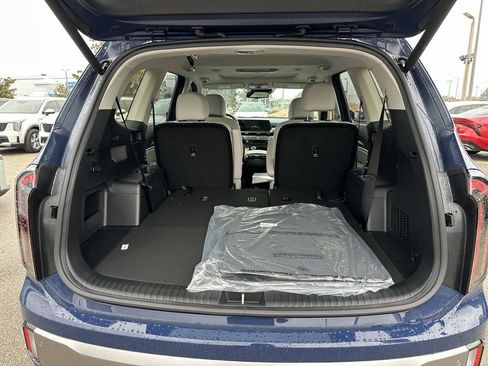 New 2025 Kia Telluride EX image 11