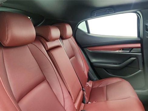 Used 2021 MAZDA MAZDA3 s image 26