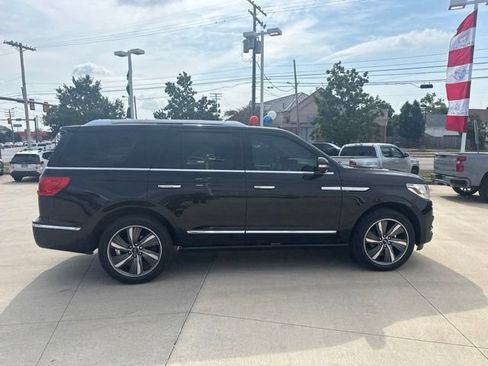 Used 2019 Lincoln Navigator Reserve AWD/4WD image 9