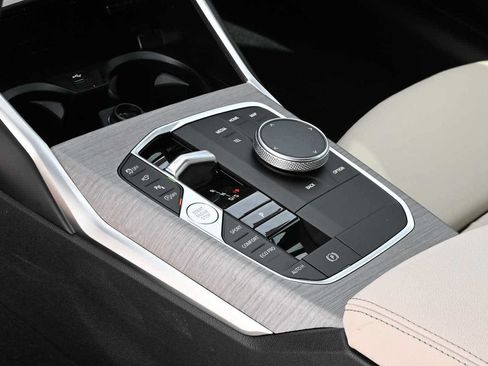 Used 2026 BMW 330i Sedan w/ M Sport Package RWD image 19
