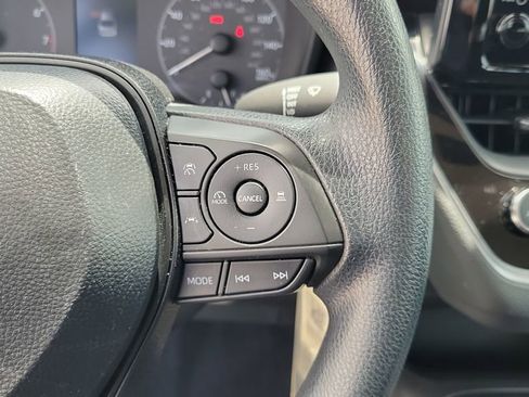 Used 2025 Toyota Corolla LE FWD image 21