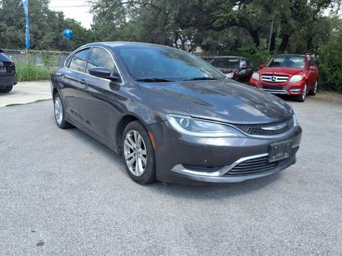 Used 2016 Chrysler 200 Limited w/ Convenience Group image 1