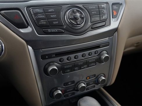 Used 2020 Nissan Pathfinder SL image 15