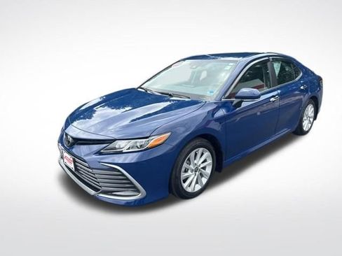 Used 2024 Toyota Camry LE FWD image 3
