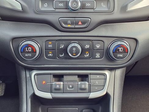 Used 2023 GMC Terrain SLE w/ Driver Convenience Package image 11