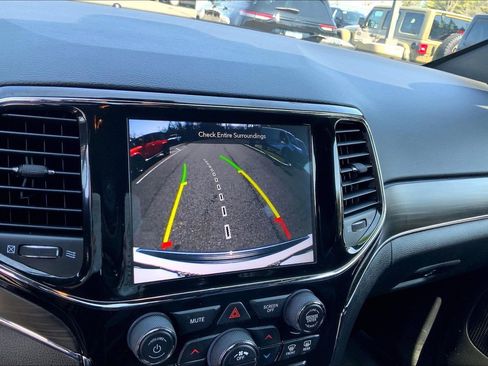 Certified 2021 Jeep Grand Cherokee Limited image 28