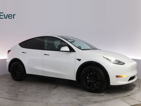 Used 2021 Tesla Model Y Long Range AWD/4WD image 14