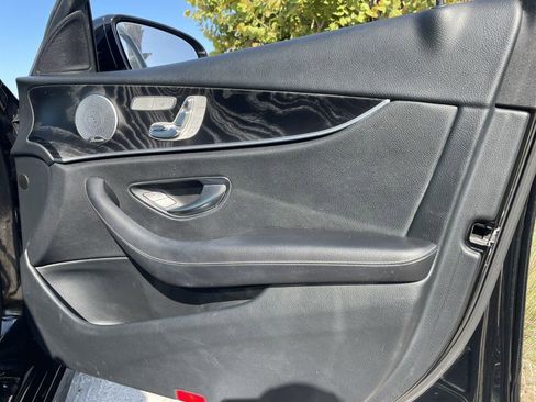 Used 2017 Mercedes-Benz E 300 image 25