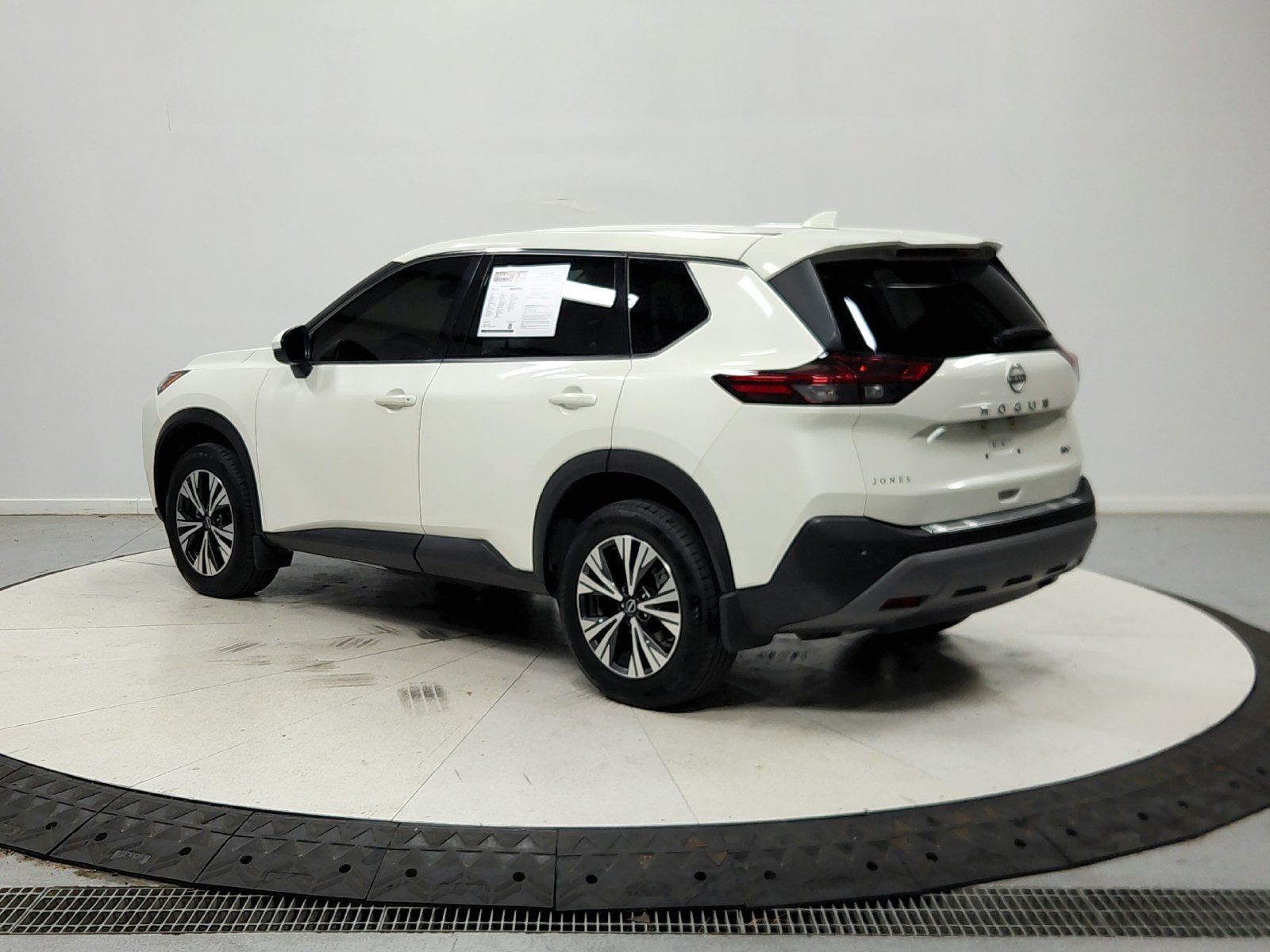 Used 2023 Nissan Rogue SV FWD image 6