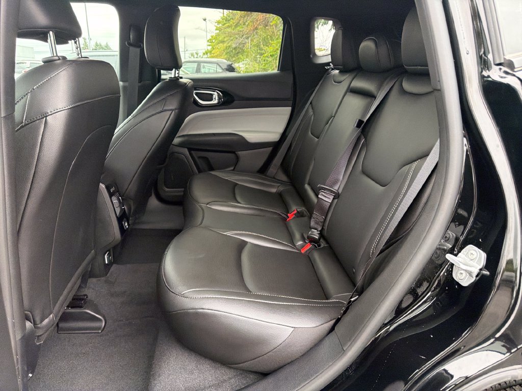 Used 2025 Jeep Compass Limited AWD/4WD image 25