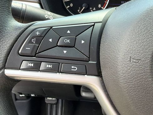 Used 2025 Nissan Altima 2.5 SV FWD image 24