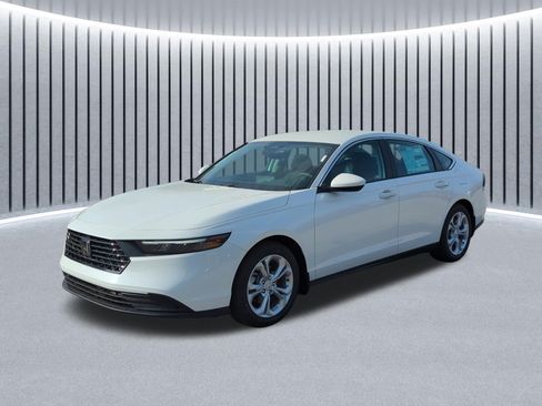 Used 2025 Honda Accord LX image 9