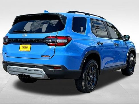 New 2025 Honda Pilot TrailSport image 14