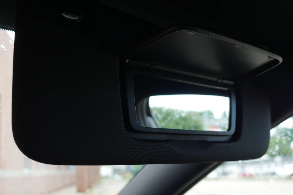 New 2026 Chevrolet Trax RS w/ Sunroof Package FWD image 27