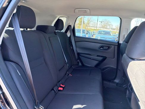 Certified 2025 Nissan Rogue S image 32