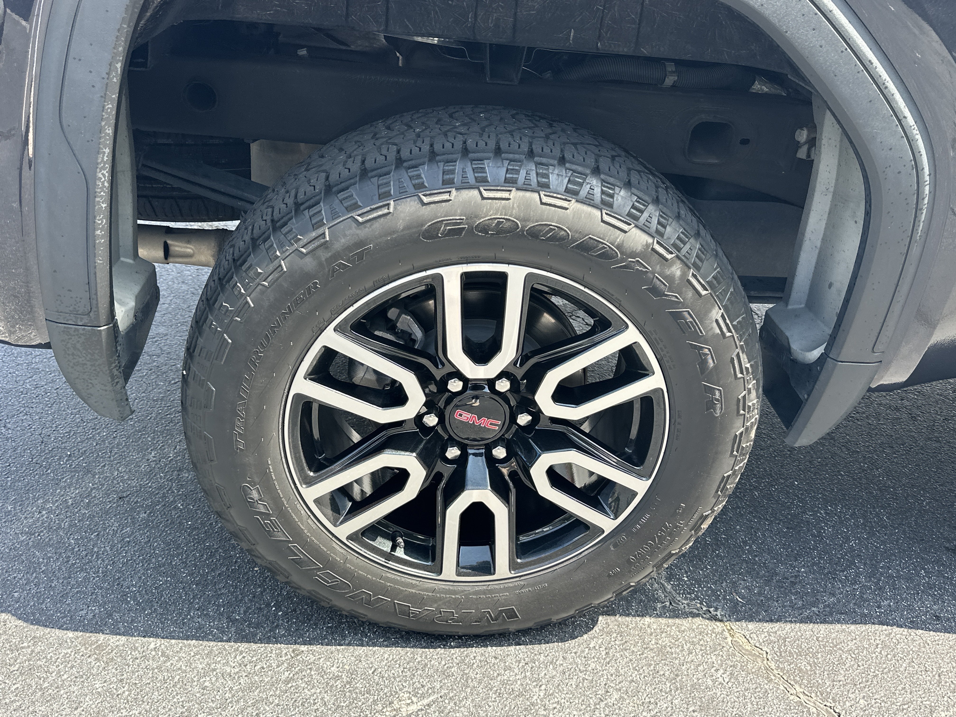Used 2023 GMC Sierra 1500 AT4 w/ AT4 Premium Package AWD/4WD image 19