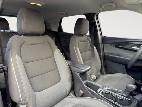 Used 2022 Chevrolet TrailBlazer LT w/ Driver Confidence Package image 22