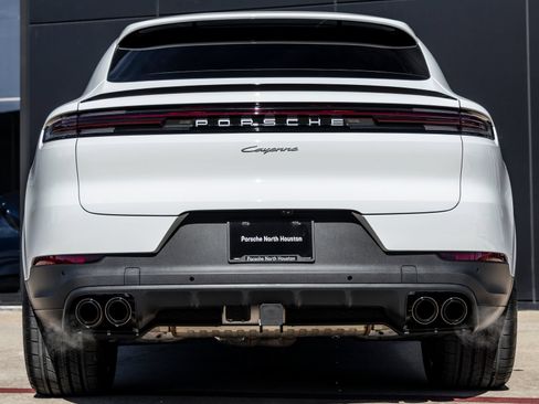Certified 2026 Porsche Cayenne Coupe AWD/4WD image 10
