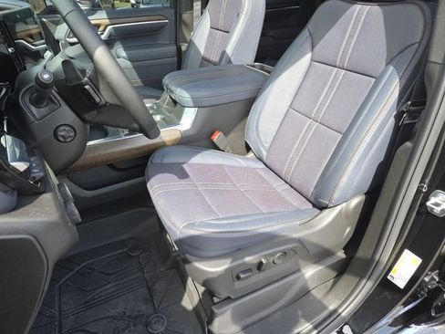 Certified 2025 Chevrolet Silverado 1500 High Country w/ Technology Package image 35