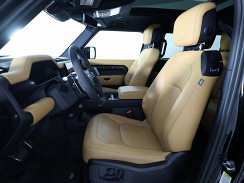 Used 2024 Land Rover Defender 90 V8 image 14