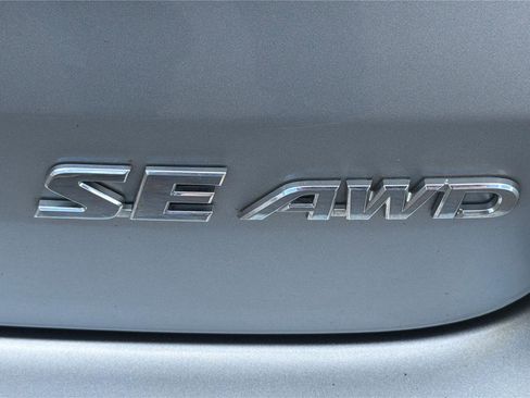 Used 2019 Toyota Highlander SE AWD/4WD image 25