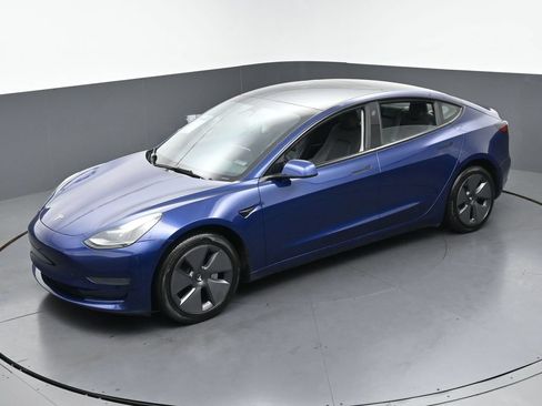 Used 2023 Tesla Model 3 Standard Range RWD image 40