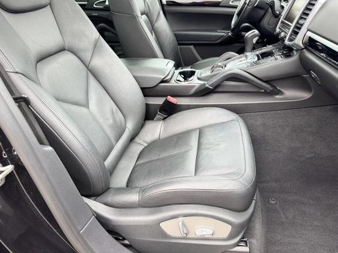 Used 2014 Porsche Cayenne Diesel Platinum Edition image 20