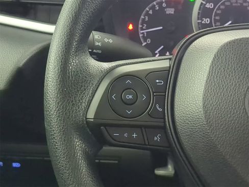 Used 2020 Toyota Corolla LE image 22