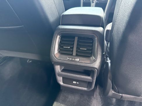 Used 2023 Volkswagen Taos SE image 16