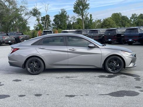 Certified 2023 Hyundai Elantra SEL FWD image 28