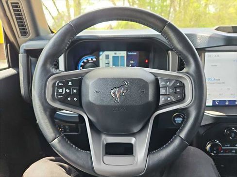 Used 2022 Ford Bronco Outer Banks AWD/4WD image 18