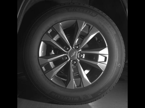 Certified 2026 Chevrolet Equinox LT AWD/4WD image 12