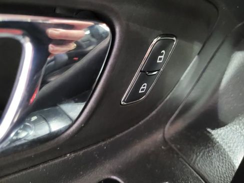 Used 2013 Ford Taurus SEL image 40