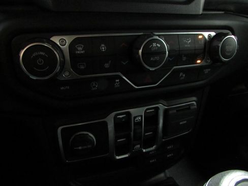 Used 2021 Jeep Wrangler Unlimited Sport AWD/4WD image 28