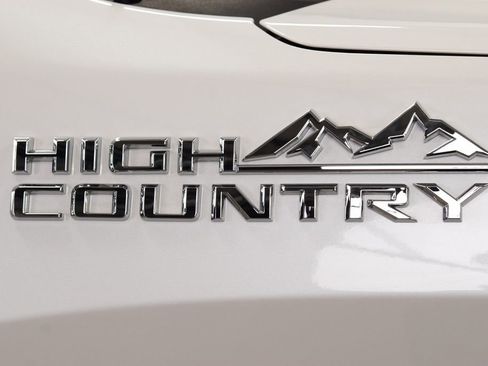Used 2024 Chevrolet Silverado 1500 High Country w/ High Country Premium Package AWD/4WD image 17