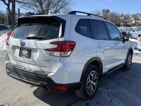 Used 2019 Subaru Forester Premium image 6