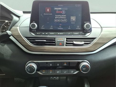 Used 2023 Nissan Altima 2.5 SV AWD/4WD image 18