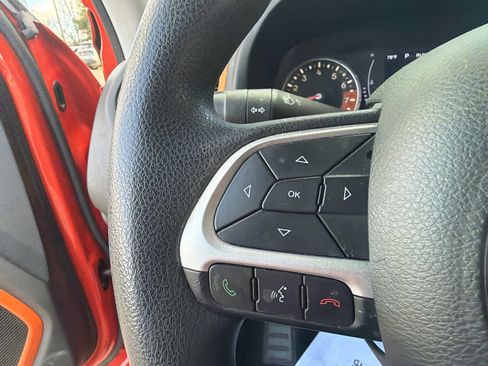 Used 2019 Jeep Renegade Sport image 23