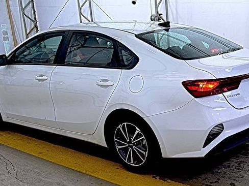 Used 2023 Kia Forte LXS FWD image 6