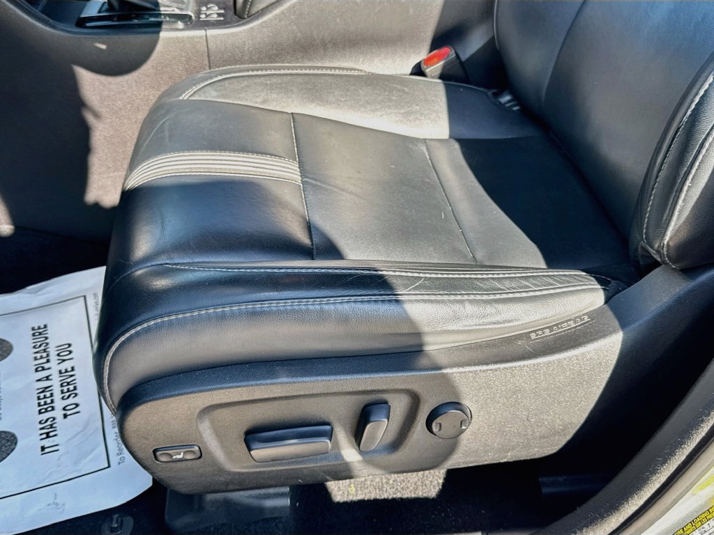 Used 2018 Toyota Highlander SE FWD image 23